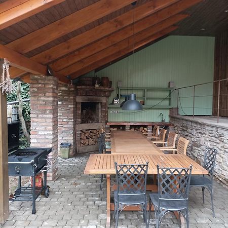 Apartman Na Statku Miskovice  ภายนอก รูปภาพ
